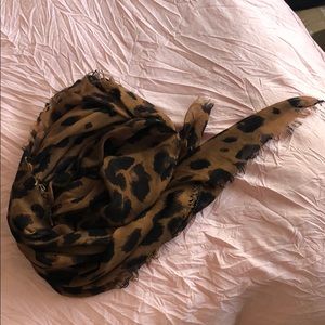 BP Leopard Scarf
